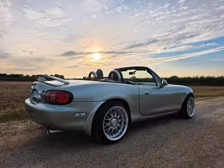 Mazda MX5 1.6 110