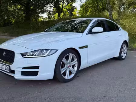 Jaguar XE D180 2.0 180 Pure
