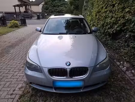 BMW Série 5 545i V8 5.0 333