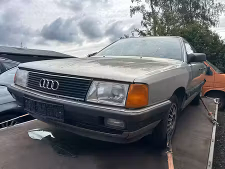 Audi 100 