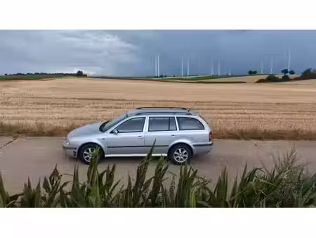 Škoda Octavia 1.6 102 Ambiente