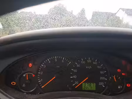 Ford Focus 1.6 100