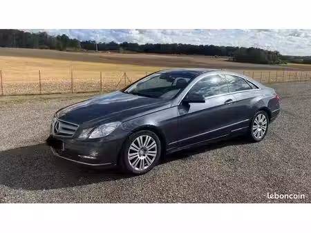 Mercedes-Benz Classe E E 220