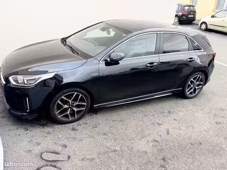 Kia Ceed 1.6 CRDi 136 GT Line