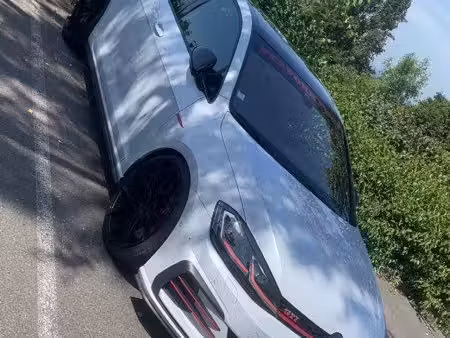 Volkswagen Golf GTI 2.0 Performance
