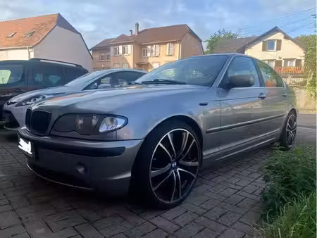 BMW Série 3 320i 2.2 170
