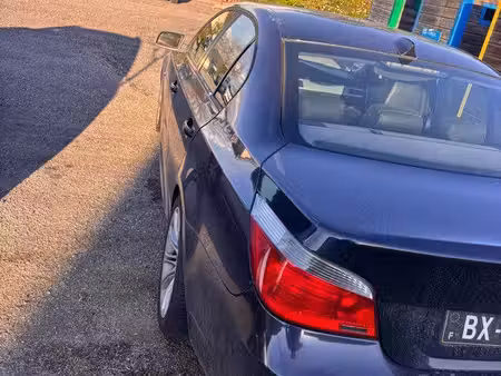 BMW Série 5 530d 3.0 231