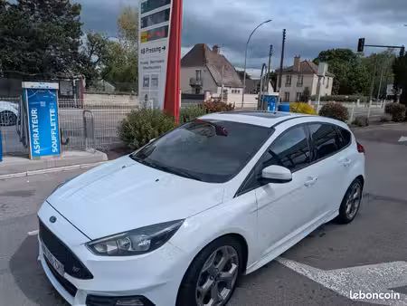 Ford Focus ST 2.0 250