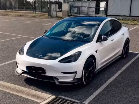 Tesla Model 3 275