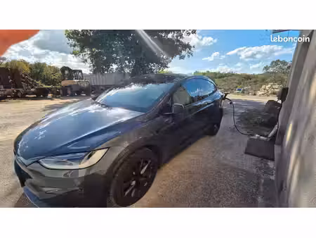 Tesla Model X Plaid