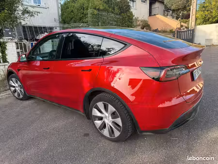 Tesla Model Y Grande Autonomie 275