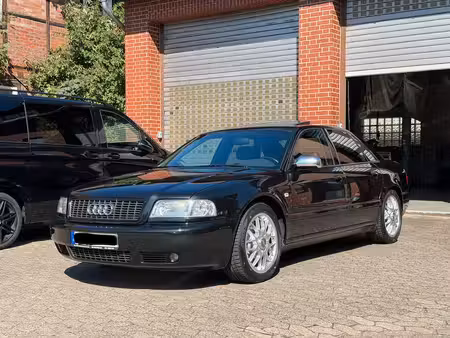 Audi A8 S8 V8 4.2 360 quattro