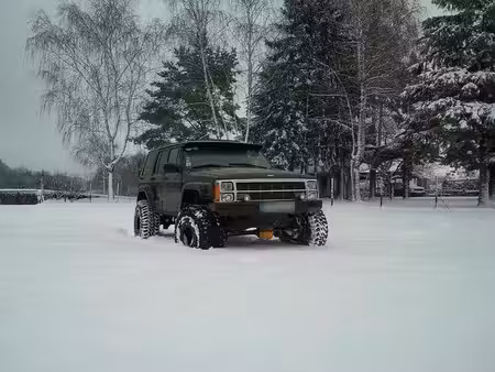 Jeep Cherokee V6 4.0 115