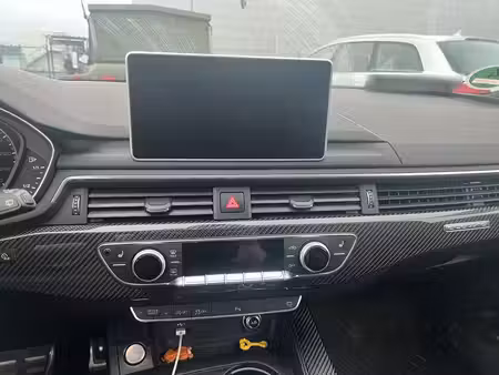 Audi A4 2.0 TDI 190 S line