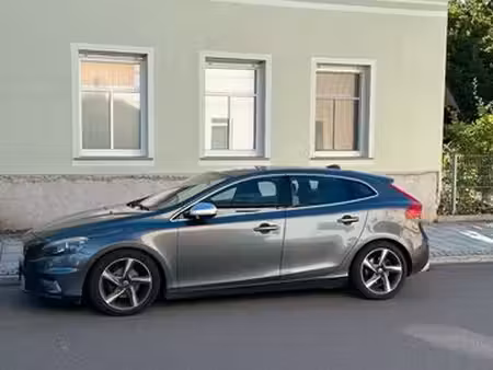 Volvo V40 D2 1.6 115 R Design