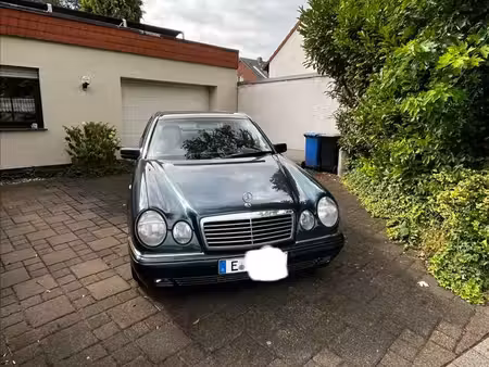 Mercedes-Benz Classe E E 200 136 Elegance