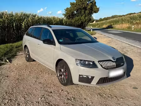 Škoda Octavia RS 2.0 TSI 220