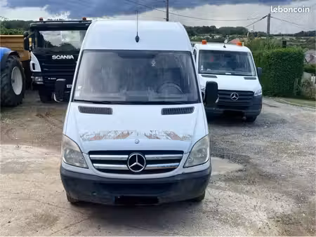 Mercedes-Benz Sprinter V6 3.0 184