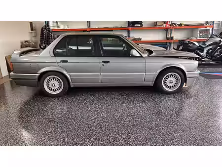 BMW Série 3 325i