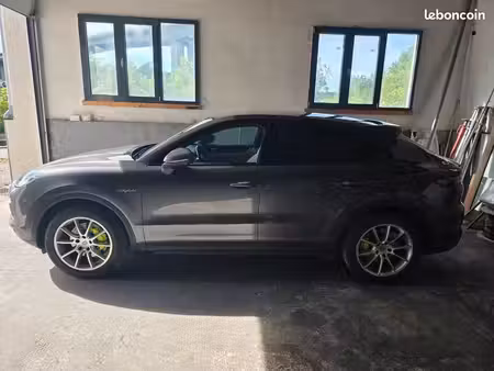 Porsche Cayenne V6 3.0 462 4x4