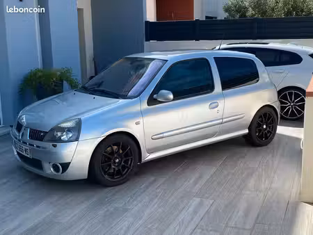 Renault Clio RS 2.0 182