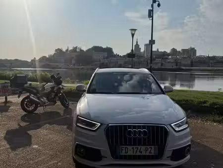 Audi Q3 2.0 TDI 140 S line