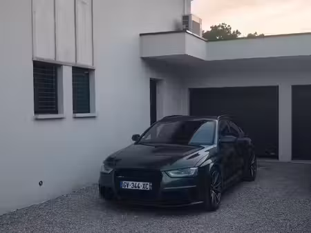 Audi A4 RS4 V8 4.2 450 quattro