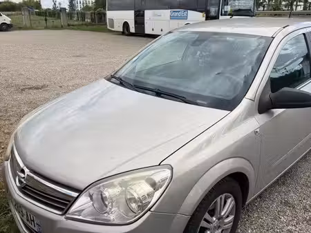 Opel Astra 1.2 90