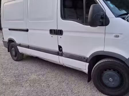 Renault Master 2.5 dCi 120