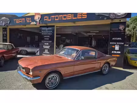 Ford Mustang Fastback V8 4.7