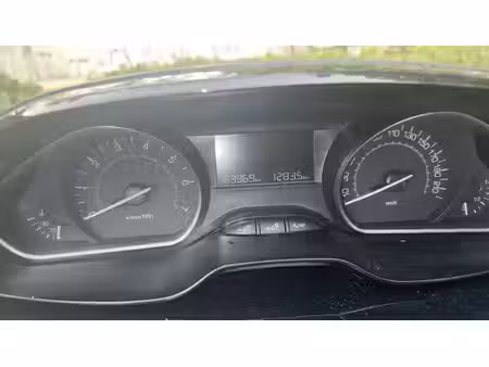 Peugeot 2008 1.2 VTi 82 Style