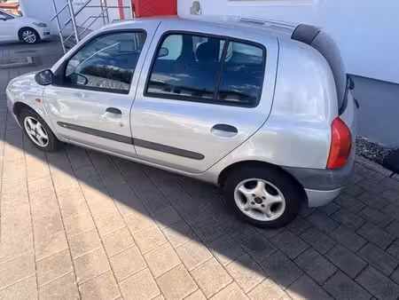 Renault Clio 1.4 75