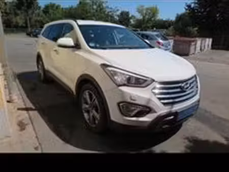 Hyundai Grand Santa Fe 