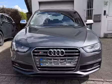 Audi A4 S4 V6 3.0 TFSI 333 quattro