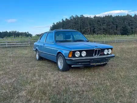 BMW Série 3 323i