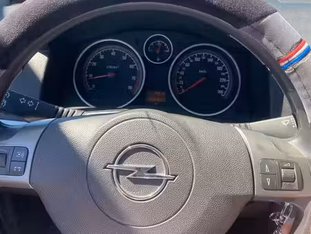 Opel Astra 1.6 105