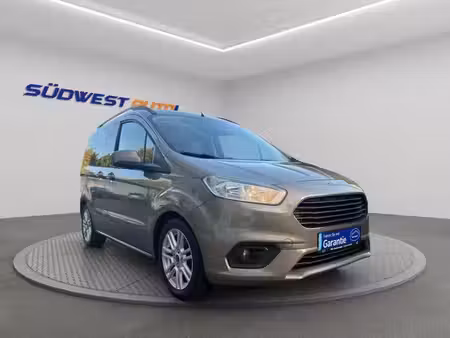 Ford Tourneo Courier 1.0 100 Titanium