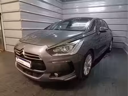 DS 5 1.6 HDi 115 Chic
