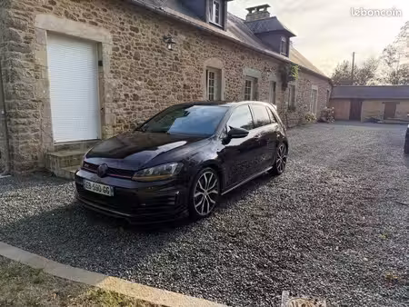 Volkswagen Golf GTI 2.0 TFSI 230