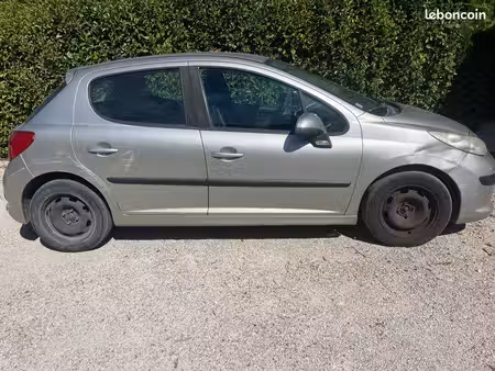 Peugeot 207 1.4 HDi 70