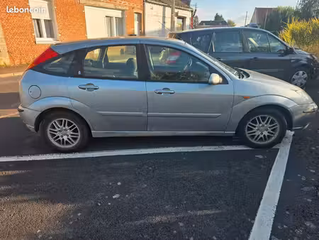 Ford Focus 1.6 100