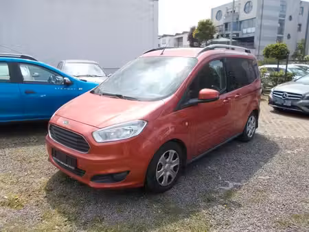 Ford Tourneo Courier 1.0 100 Titanium