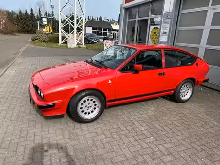 Alfa Romeo Alfetta 