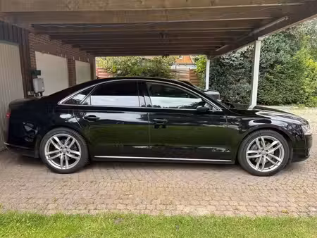 Audi A8 V6 3.0 TDI 262 quattro