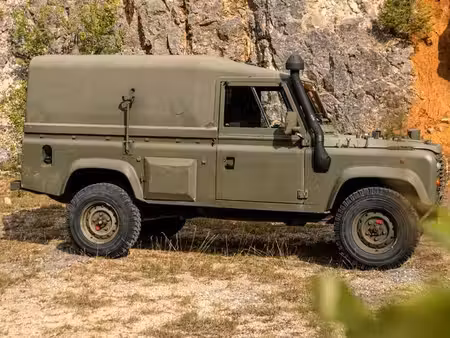 Land Rover Defender 2.5 122