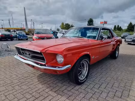 Ford Mustang Hardtop SE