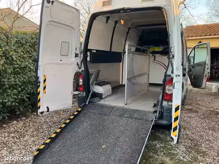 Renault Master 2.5 dCi 120