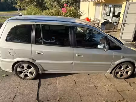 Opel Zafira 2.2 125