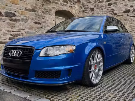 Audi A4 2.0 220