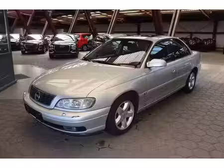 Opel Omega 2.6 217 Executive